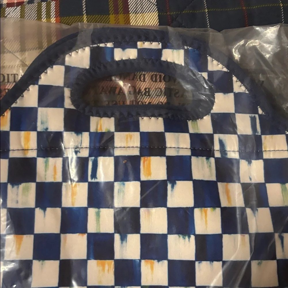 Mackenzie child’s royal check lunch tote - Blue & White - Picture 3 of 7